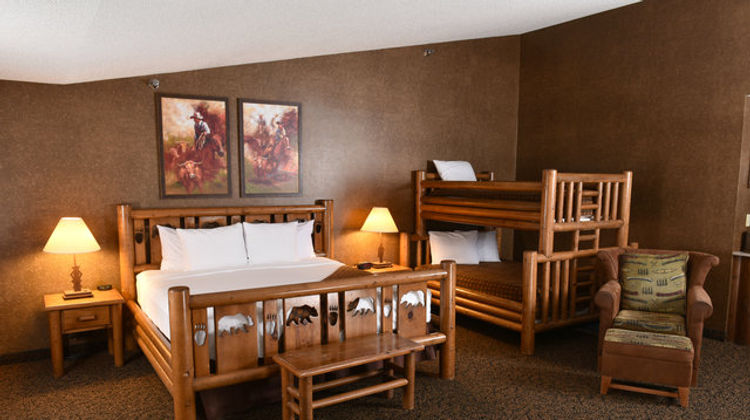 Stoney Creek Hotel St Joseph Suite