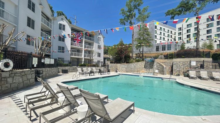 Hotel Indigo Atlanta - Vinings Ballpark Pool