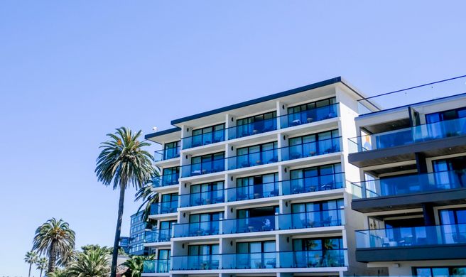 La Jolla Cove Suites Exterior
