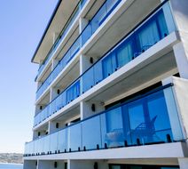 La Jolla Cove Suites Exterior