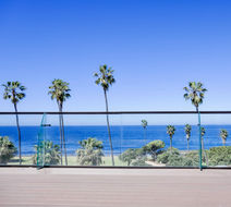 La Jolla Cove Suites Exterior