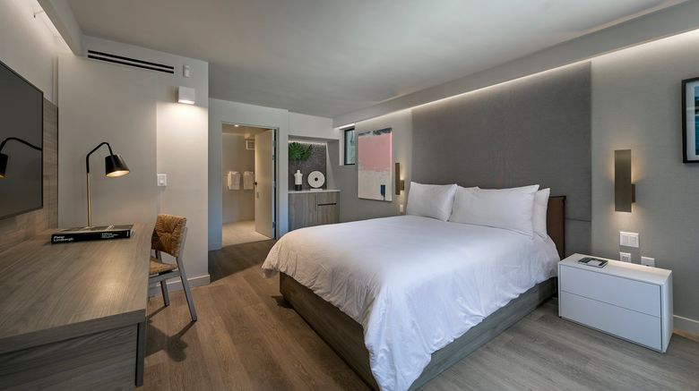 <b>La Jolla Cove Suites Room</b>. Images powered by <a href="https://www.leonardoworldwide.com/" title="Leonardo Worldwide" target="_blank">Leonardo</a>.