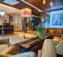 Vincent Hotel Lobby