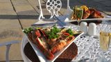Leisure Bay Apartments Restaurant