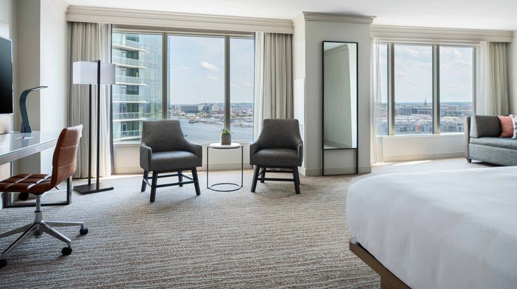 Baltimore Marriott Waterfront Suite