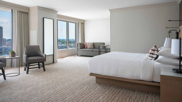 Baltimore Marriott Waterfront Suite