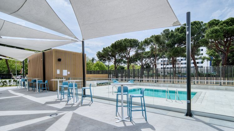 Holiday Inn Express Airport Pool