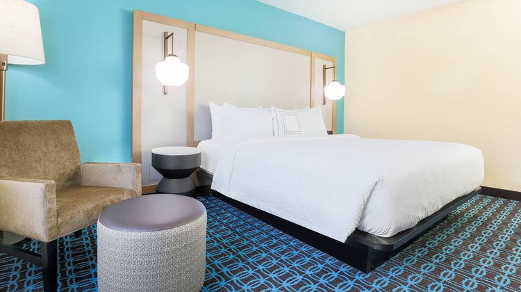 Fairfield Inn & Suites Houston Humble Room