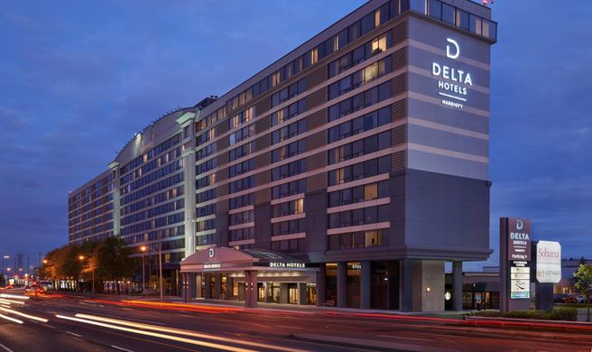 Delta Hotels Toronto Arpt & Conf Center Exterior