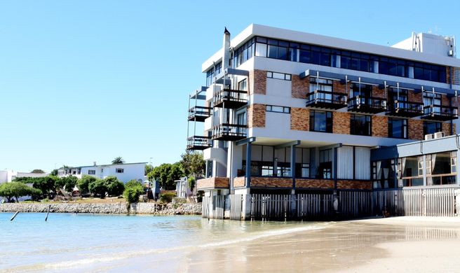 Hoedjiesbaai Hotel Exterior