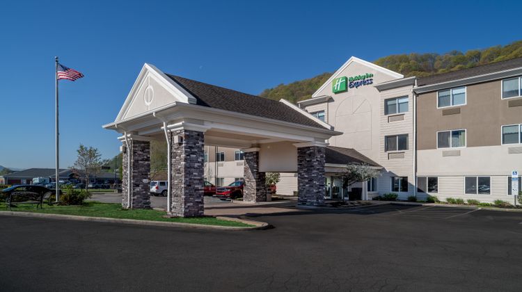 Holiday Inn Express Exterior