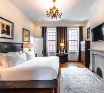 The DWIGHT D Hotel Room