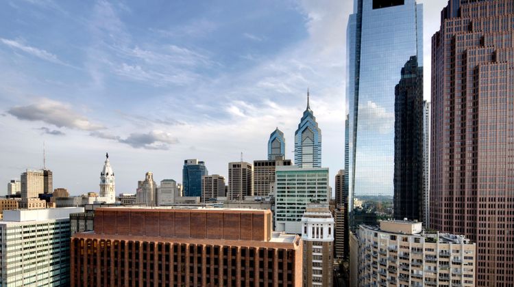Sheraton Philadelphia Downtown Exterior