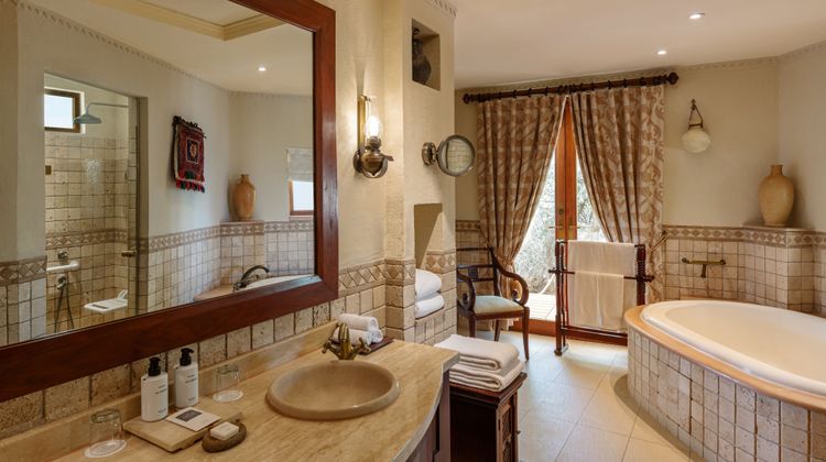 Al Maha, Luxury Collection Desert Resort Room
