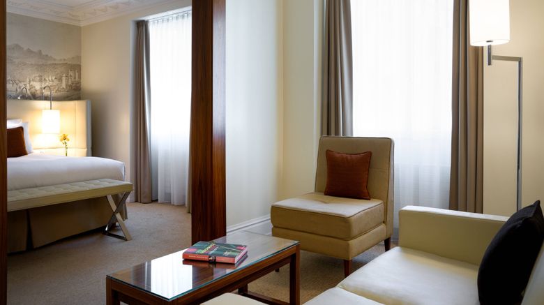 <b>Renaissance Lucerne Hotel Suite</b>. Images powered by <a href="https://www.leonardoworldwide.com/" title="Leonardo Worldwide" target="_blank">Leonardo</a>.