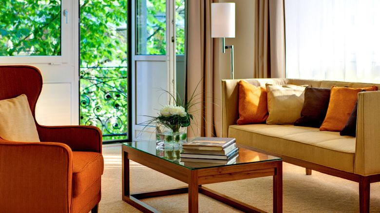 <b>Renaissance Lucerne Hotel Suite</b>. Images powered by <a href="https://www.leonardoworldwide.com/" title="Leonardo Worldwide" target="_blank">Leonardo</a>.