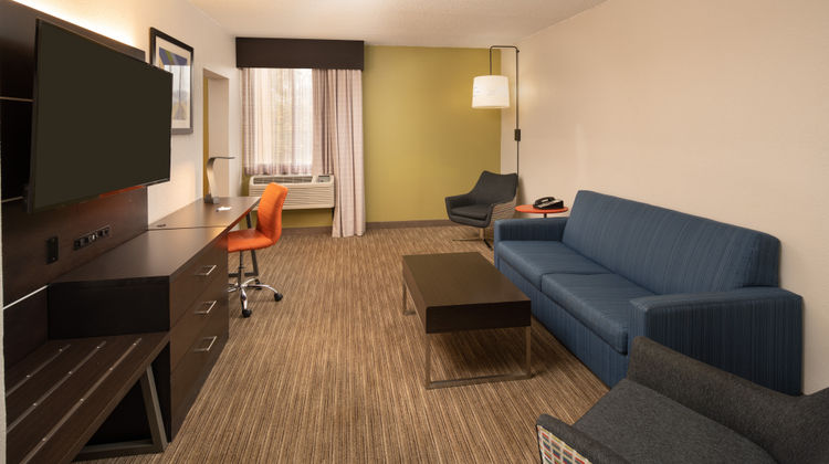 Holiday Inn Express Rochester Suite