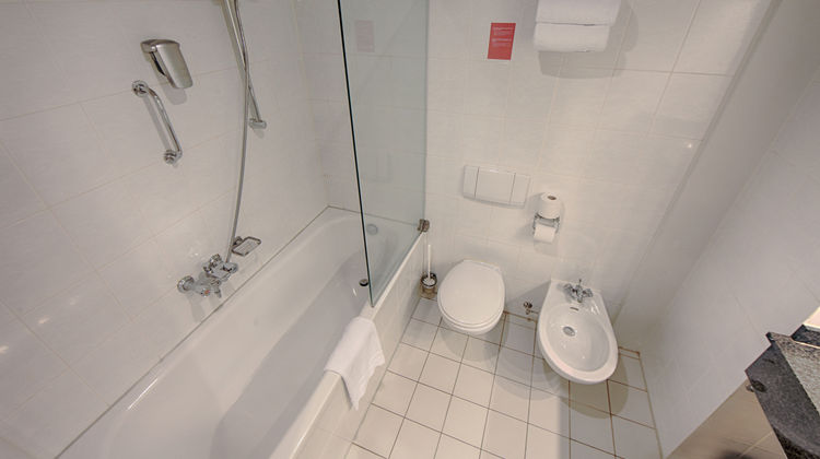 Leonardo Hotel Utrecht City Centre Room