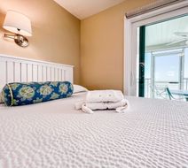 Island Inn Resort Hotel Room