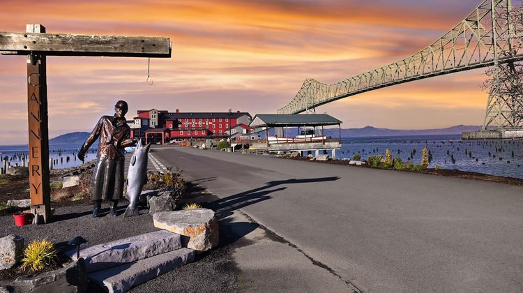 Cannery Pier Hotel & Spa Exterior