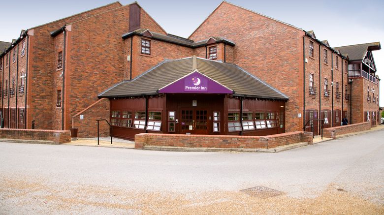 <b>Premier Inn Milton Keynes (Furzton Lake) Exterior</b>. Images powered by <a href="https://www.leonardoworldwide.com/" title="Leonardo Worldwide" target="_blank">Leonardo</a>.