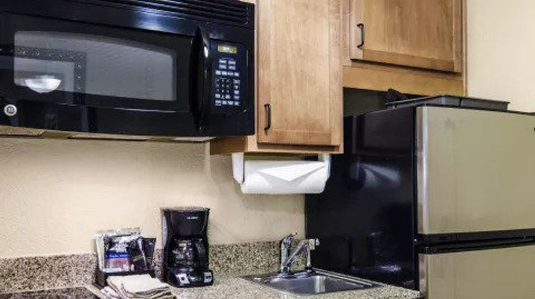 Affordable Suites Rogers/Bentonville Suite