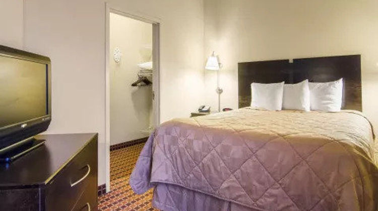 Affordable Suites Rogers/Bentonville Suite
