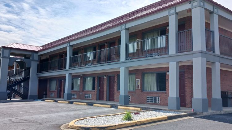 Red Roof Inn & Suites Scottsboro Exterior