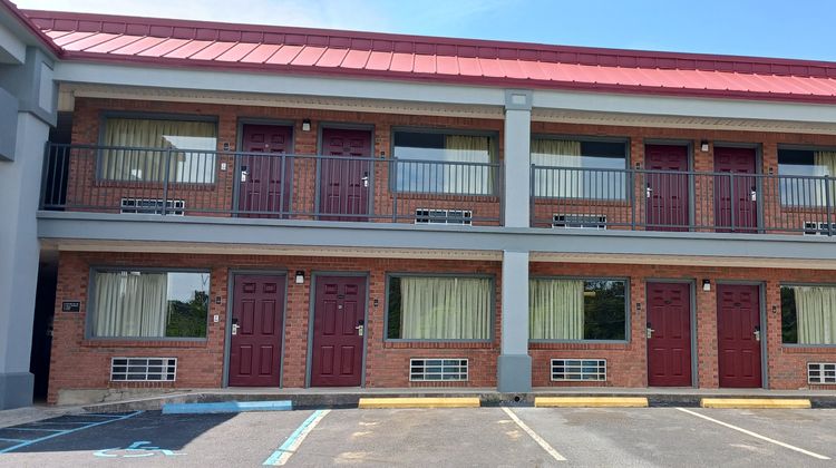 Red Roof Inn & Suites Scottsboro Exterior