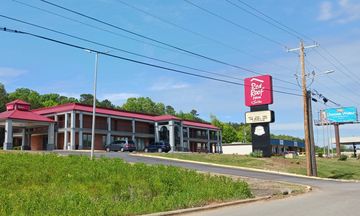 Red Roof Inn & Suites Scottsboro