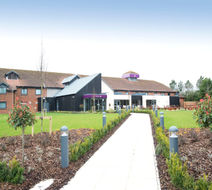 Premier Inn Newbury Town South Exterior