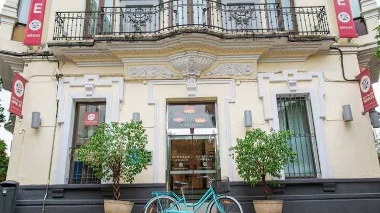 Petit Palace Canalejas Exterior
