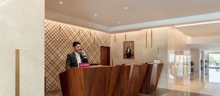 Crowne Plaza Hotel Muscat Exterior
