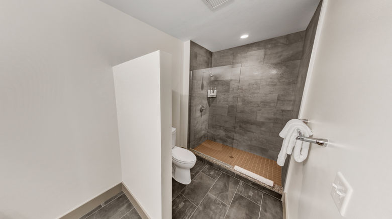 <b>Kimpton Schofield Hotel Room</b>. Images powered by <a href="https://www.leonardoworldwide.com/" title="Leonardo Worldwide" target="_blank">Leonardo</a>.