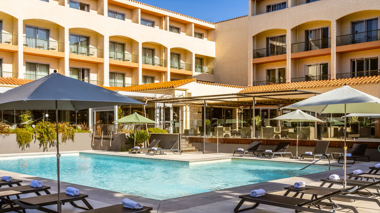 Holiday Inn Perpignan Pool
