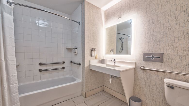 <b>Holiday Inn Express Hotel & Suites Room</b>. Images powered by <a href="https://www.leonardoworldwide.com/" title="Leonardo Worldwide" target="_blank">Leonardo</a>.