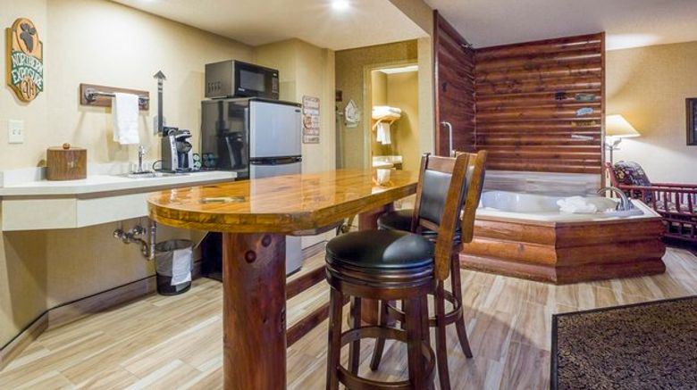 <b>Stoney Creek Inn & Conference Center Suite</b>. Images powered by <a href="https://www.leonardoworldwide.com/" title="Leonardo Worldwide" target="_blank">Leonardo</a>.