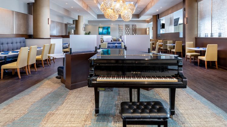 Crowne Plaza Los Angeles Harbor Hotel Restaurant