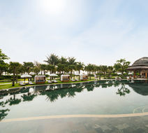 New World Hoiana Beach Resort Exterior