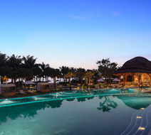 New World Hoiana Beach Resort Exterior