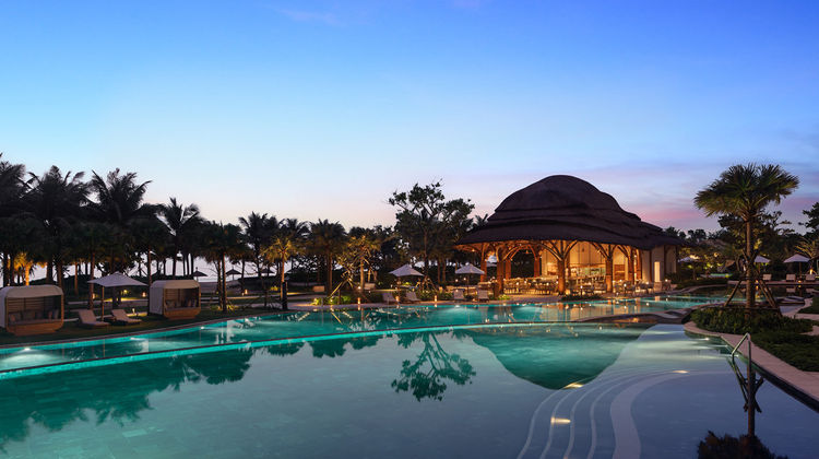 New World Hoiana Beach Resort Exterior