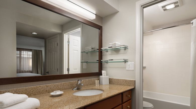 <b>Residence Inn Seattle North/Lynnwood Room</b>. Images powered by <a href="https://www.leonardoworldwide.com/" title="Leonardo Worldwide" target="_blank">Leonardo</a>.