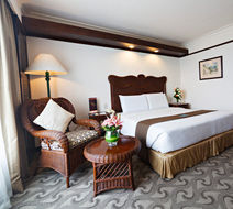 Waterfront Airport Hotel & Casino Room