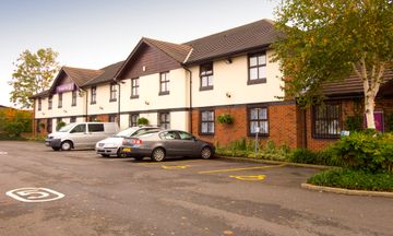 Premier Inn Oldham (Broadway)