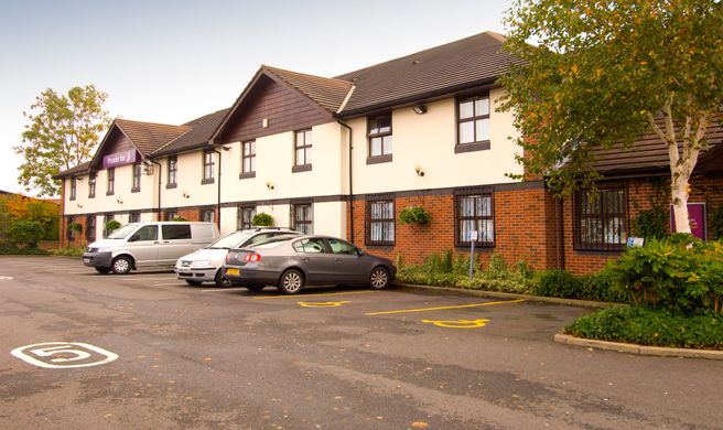 Premier Inn Oldham (Broadway) Exterior