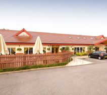 Premier Inn Oldham Central Exterior