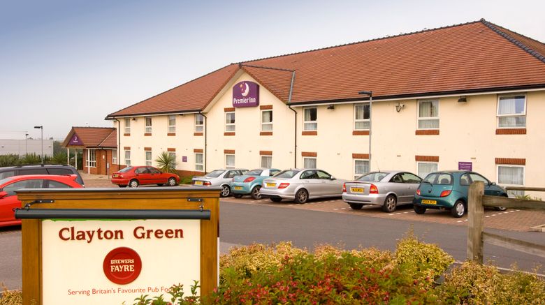 <b>Premier Inn Oldham Central Exterior</b>. Images powered by <a href="https://www.leonardoworldwide.com/" title="Leonardo Worldwide" target="_blank">Leonardo</a>.