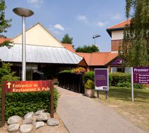 Premier Inn Oxford Exterior