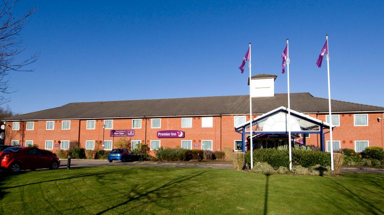 Premier Inn Pontypool Exterior