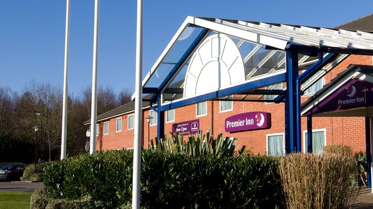 Premier Inn Pontypool Exterior